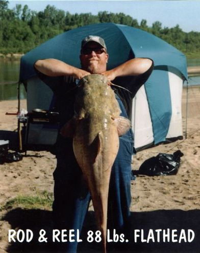 In-Fisherman Master Angler Cat  88lb Flathead.jpg (41012 bytes)